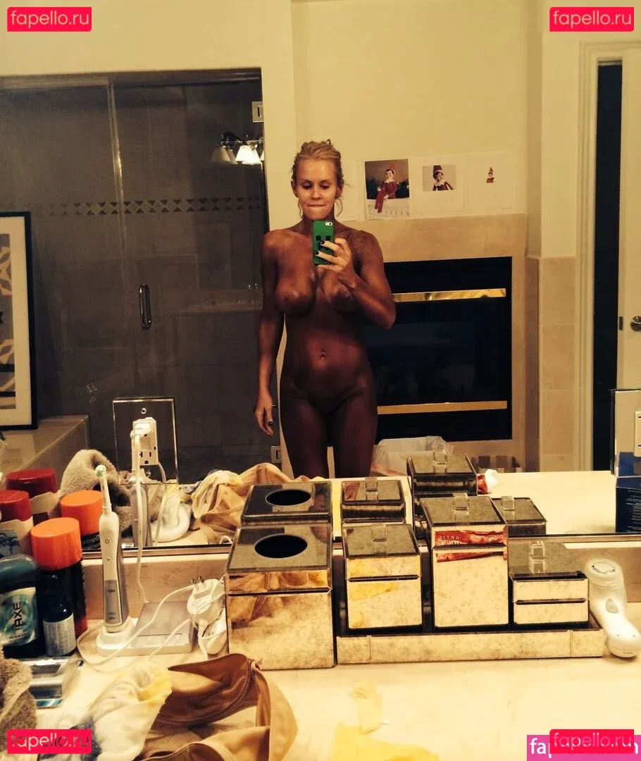 Jenny McCarthy Onlyfans Photo Gallery 