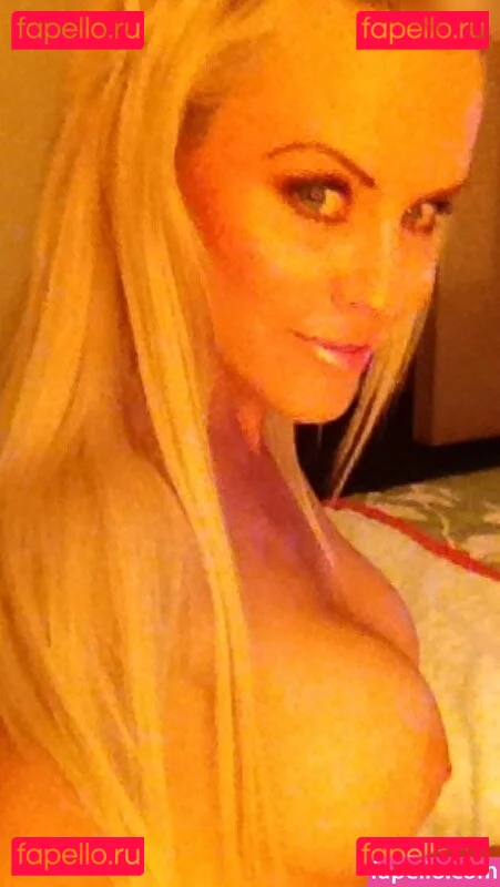 Jenny McCarthy Onlyfans Photo Gallery 