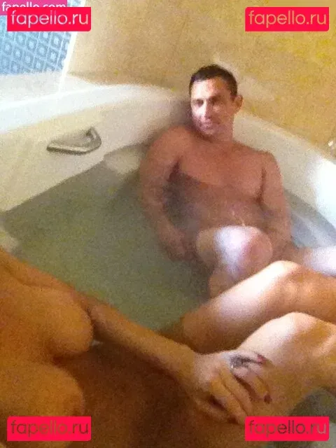 Jenny McCarthy Onlyfans Photo Gallery 