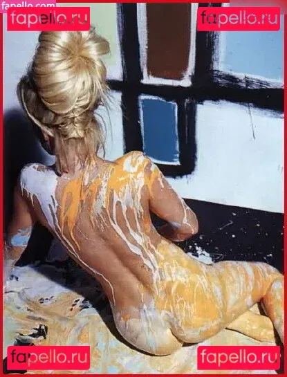 Jenny McCarthy Onlyfans Photo Gallery 