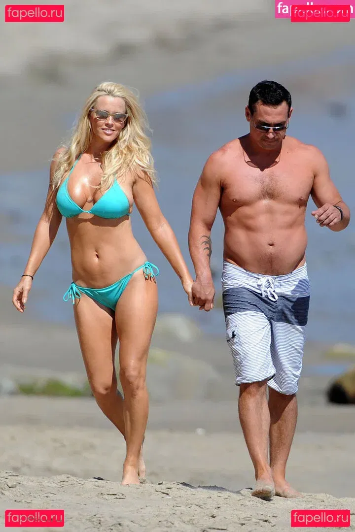 Jenny McCarthy Onlyfans Photo Gallery 