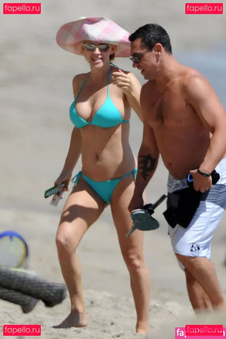 Jenny McCarthy Onlyfans Photo Gallery 