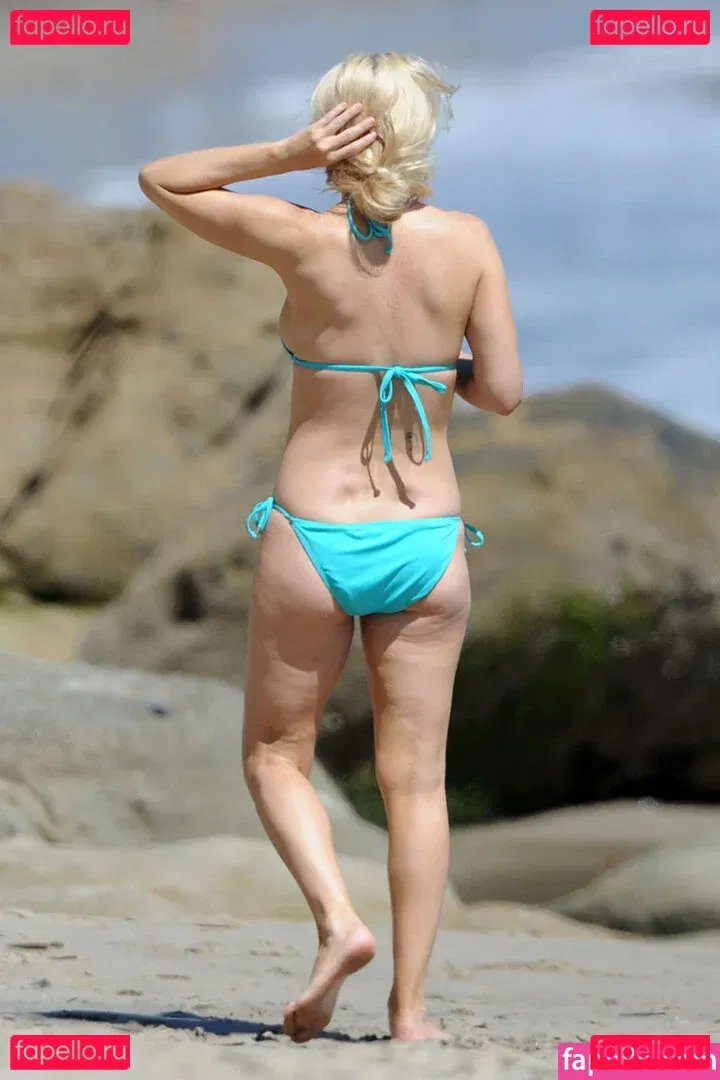 Jenny McCarthy Onlyfans Photo Gallery 