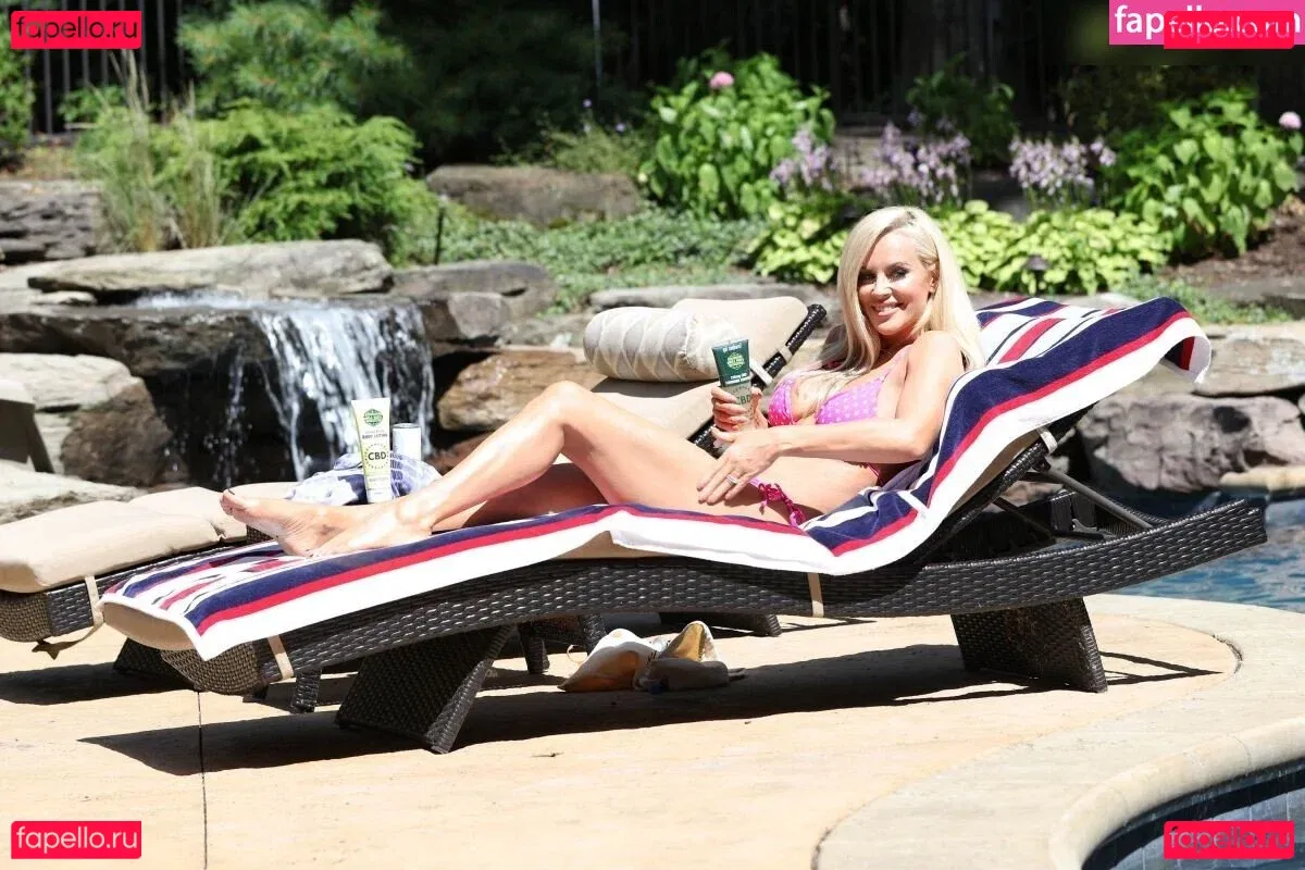 Jenny McCarthy Onlyfans Photo Gallery 