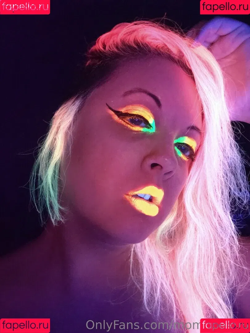 momo18496 Onlyfans Photo Gallery 