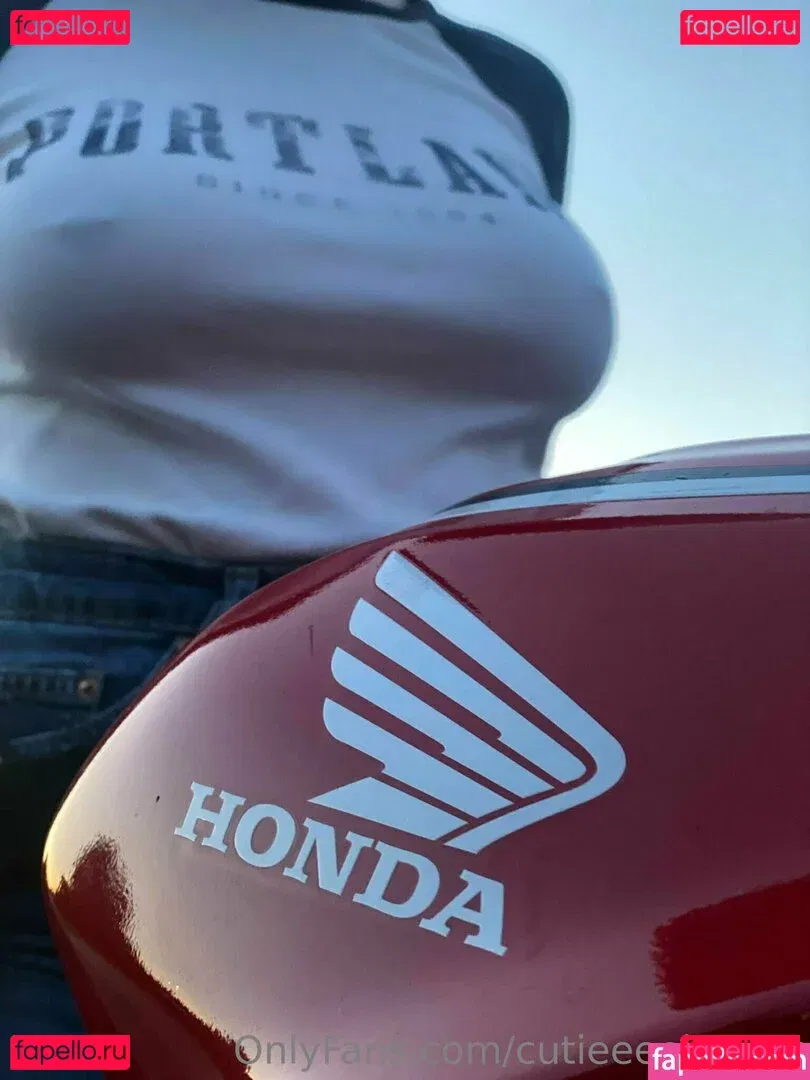 cutieeeeleanor Onlyfans Photo Gallery 