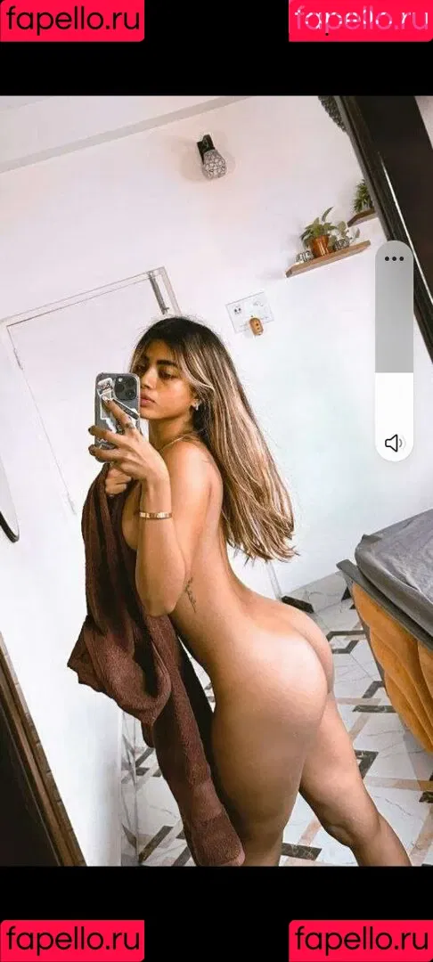 Simi Das Onlyfans Photo Gallery 
