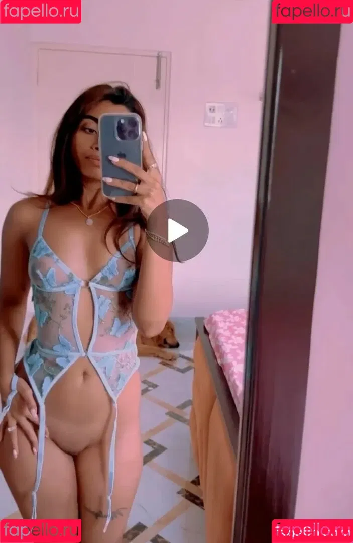 Simi Das Onlyfans Photo Gallery 