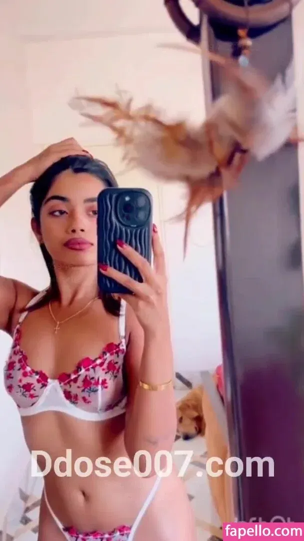 Simi Das Onlyfans Photo Gallery 