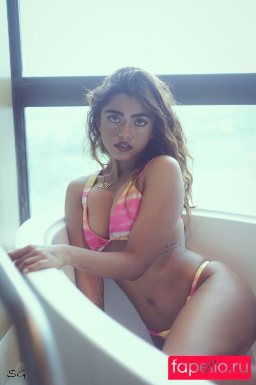 Simi Das Onlyfans Photo Gallery 