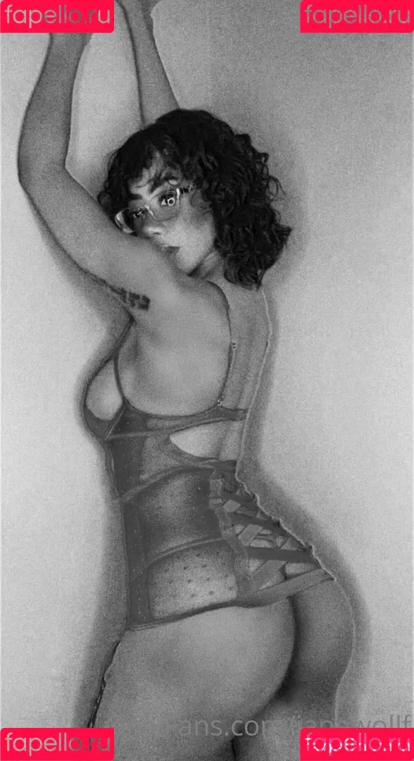 womanflo Onlyfans Photo Gallery 