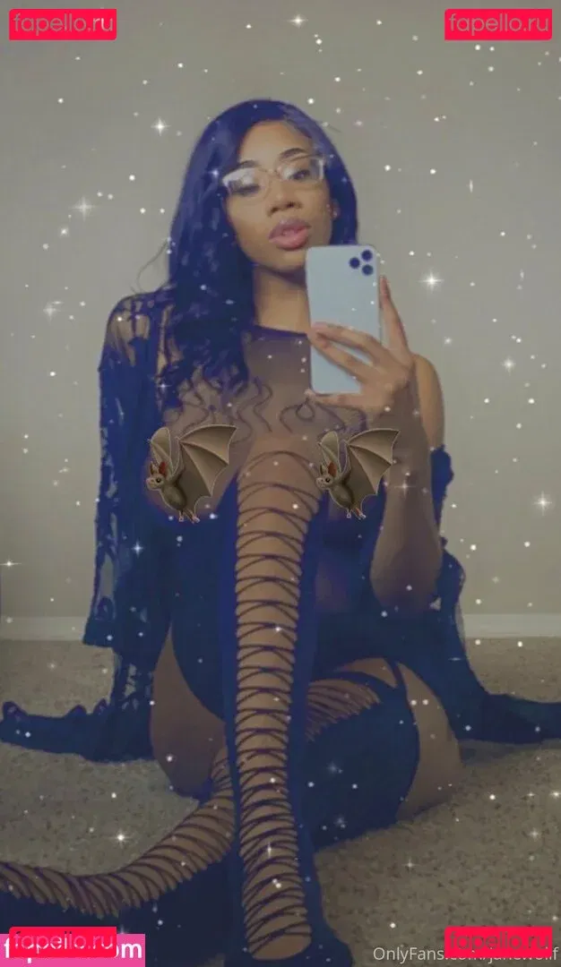 womanflo Onlyfans Photo Gallery 