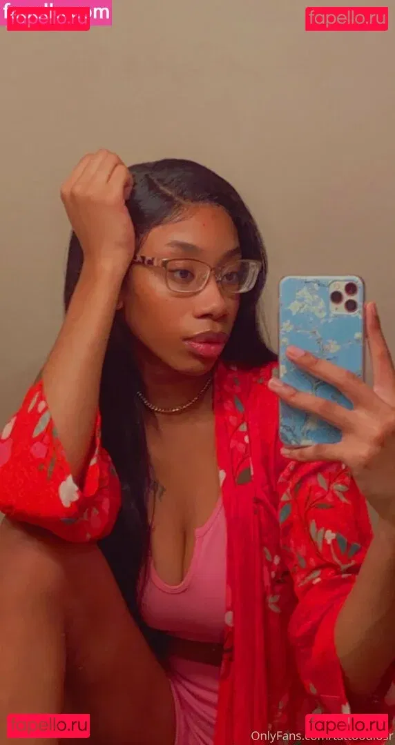 womanflo Onlyfans Photo Gallery 