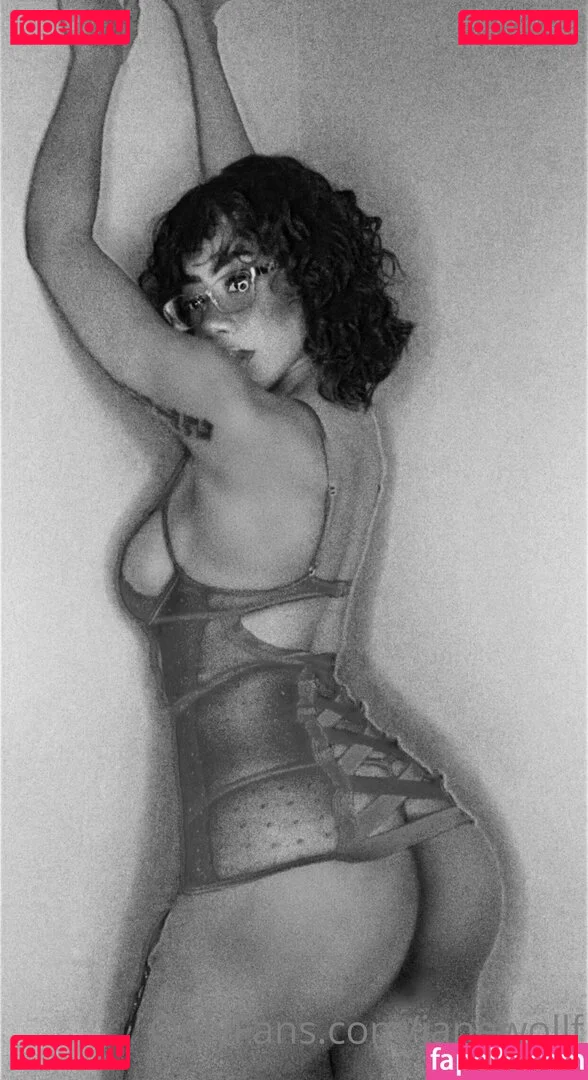 womanflo Onlyfans Photo Gallery 