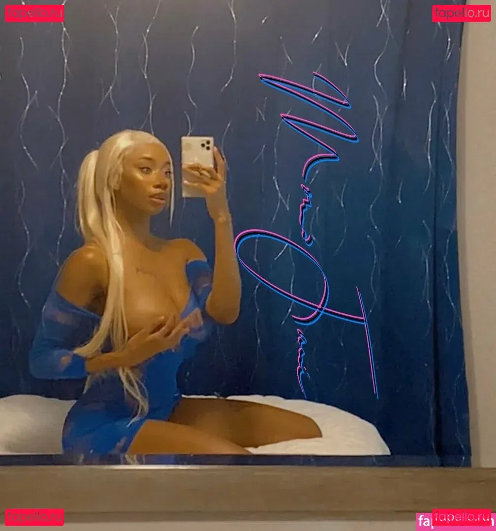 womanflo Onlyfans Photo Gallery 