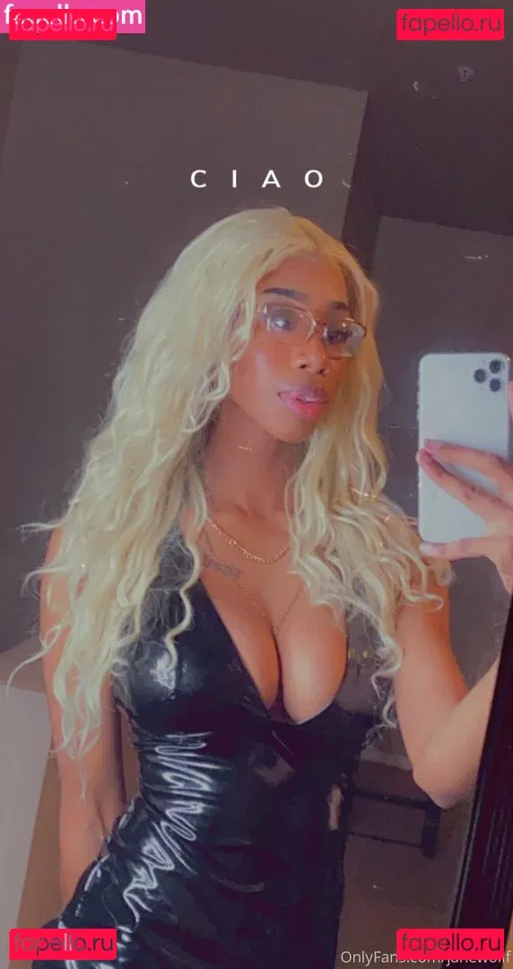 womanflo Onlyfans Photo Gallery 