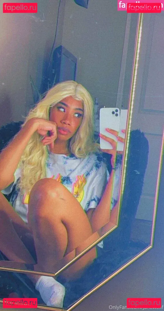 womanflo Onlyfans Photo Gallery 