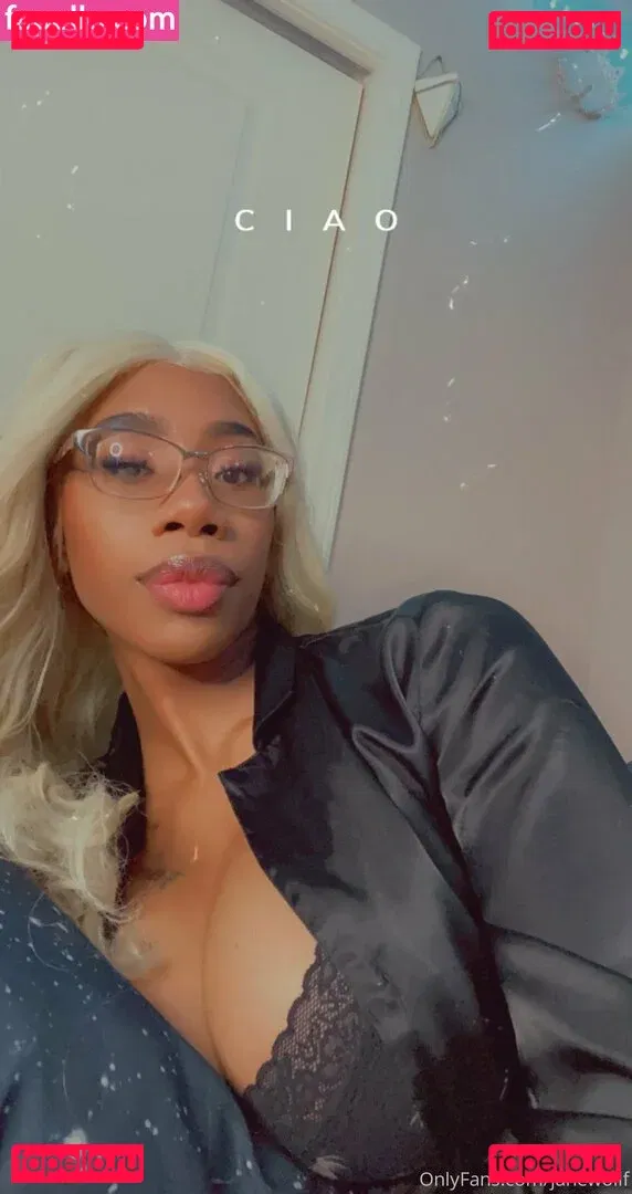 womanflo Onlyfans Photo Gallery 