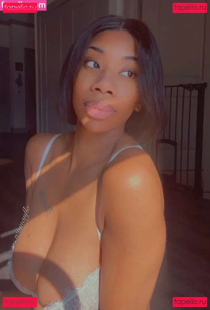 womanflo Onlyfans Photo Gallery 