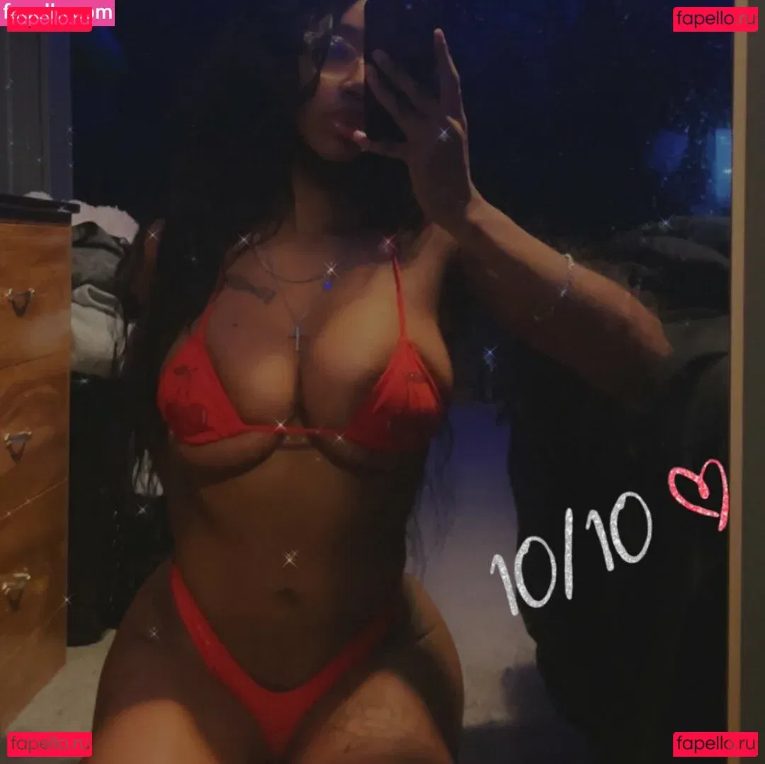 womanflo Onlyfans Photo Gallery 