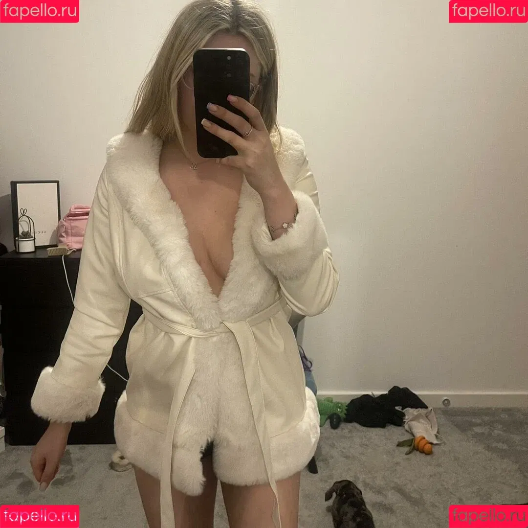 Esme Alicia Onlyfans Photo Gallery 