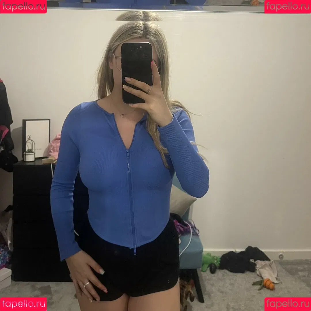 Esme Alicia Onlyfans Photo Gallery 