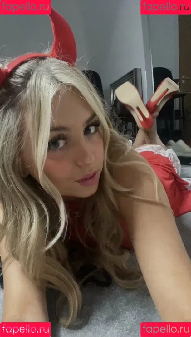 Esme Alicia Onlyfans Photo Gallery 