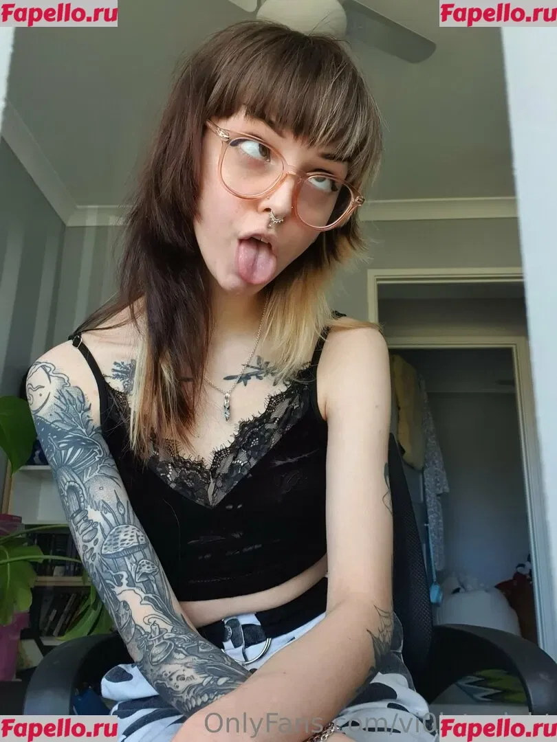 vi0let_night Onlyfans Photo Gallery 