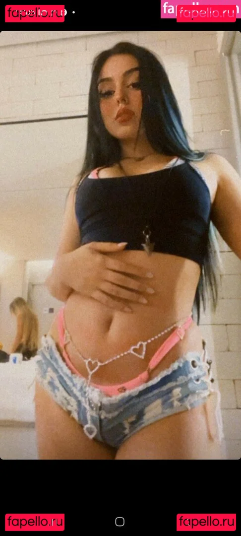 Bella Angel Dezoitou Onlyfans Photo Gallery 