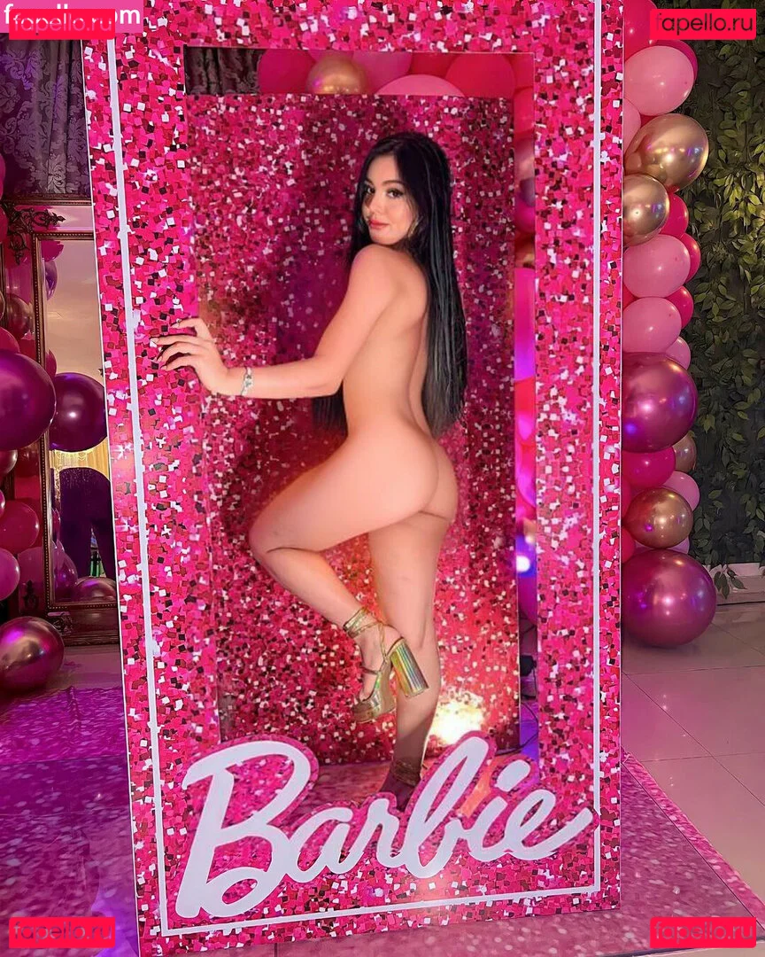 Bella Angel Dezoitou Onlyfans Photo Gallery 