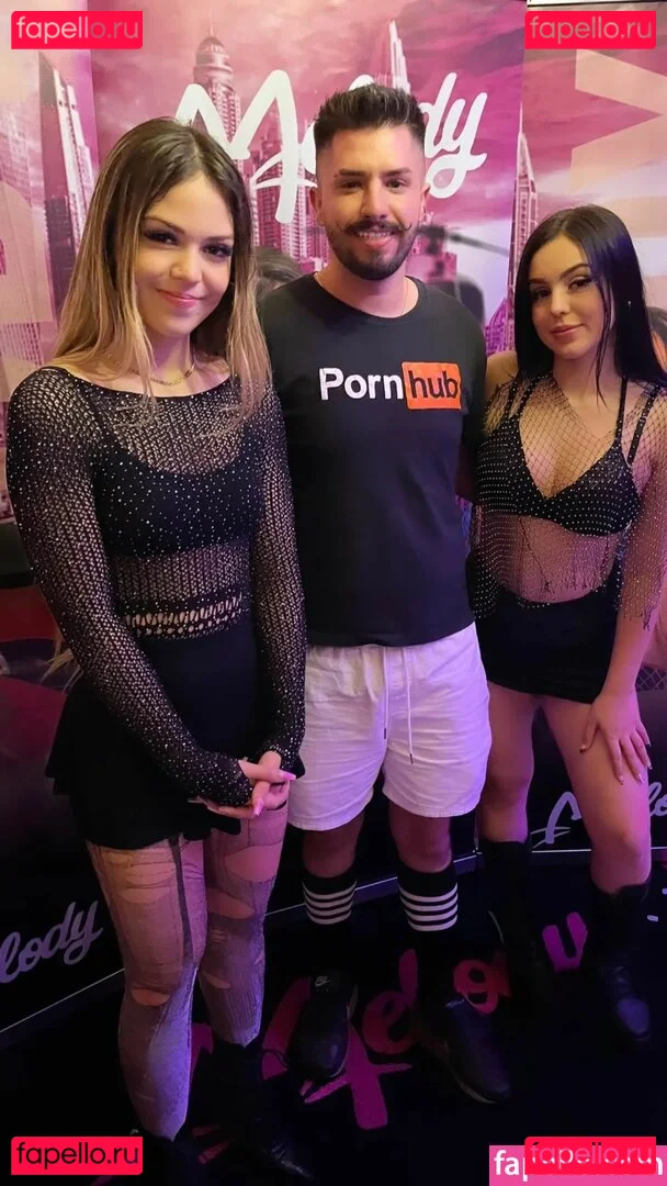 Bella Angel Dezoitou Onlyfans Photo Gallery 