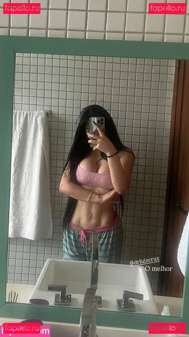 Bella Angel Dezoitou Onlyfans Photo Gallery 