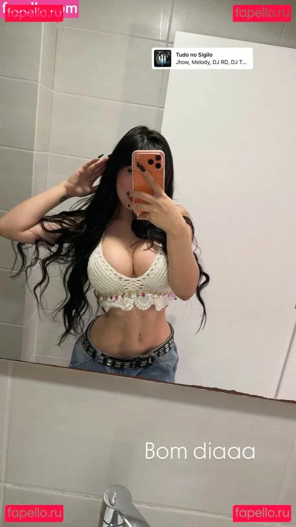 Bella Angel Dezoitou Onlyfans Photo Gallery 