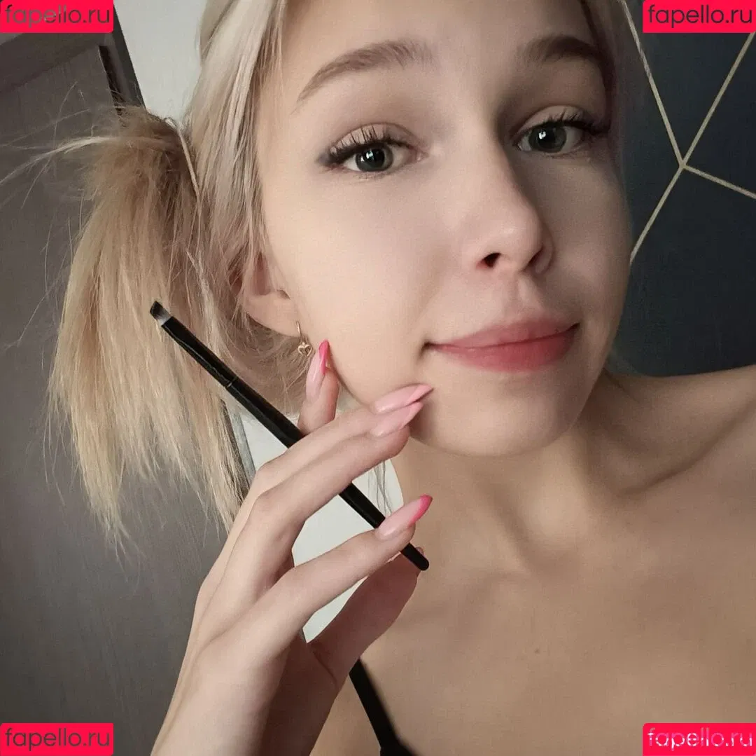 sadbabyvikki Onlyfans Photo Gallery 