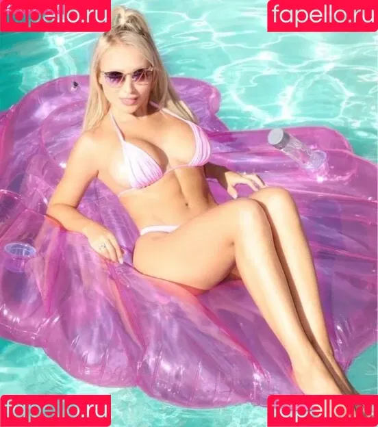 Daniella Chavez Onlyfans Photo Gallery 