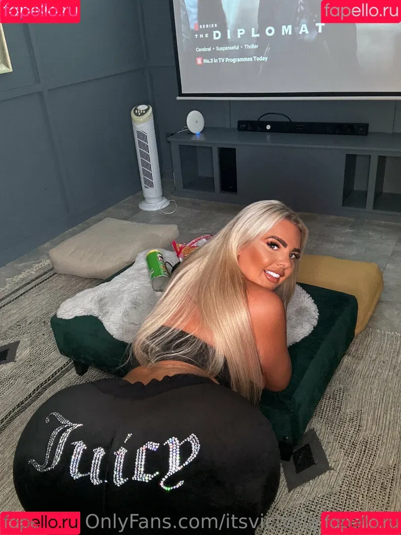 itsvictoriasinclairx Onlyfans Photo Gallery 