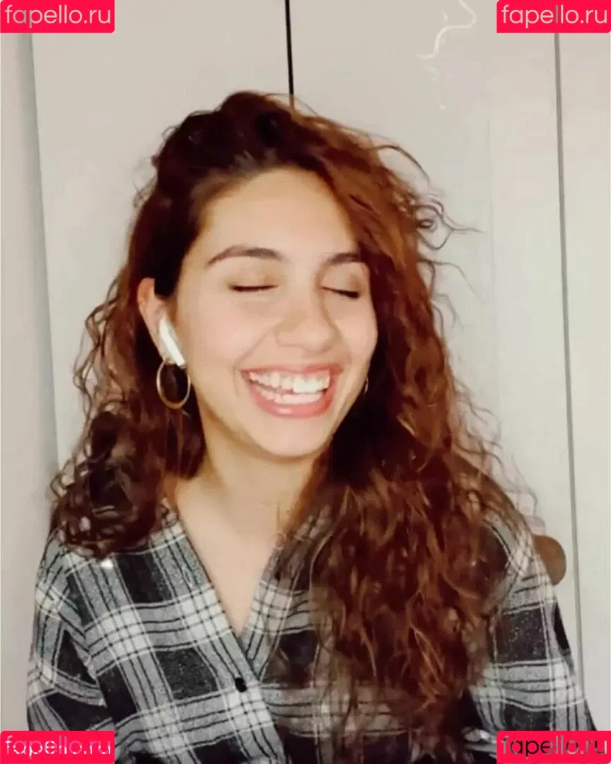 Alessia Cara Onlyfans Photo Gallery 
