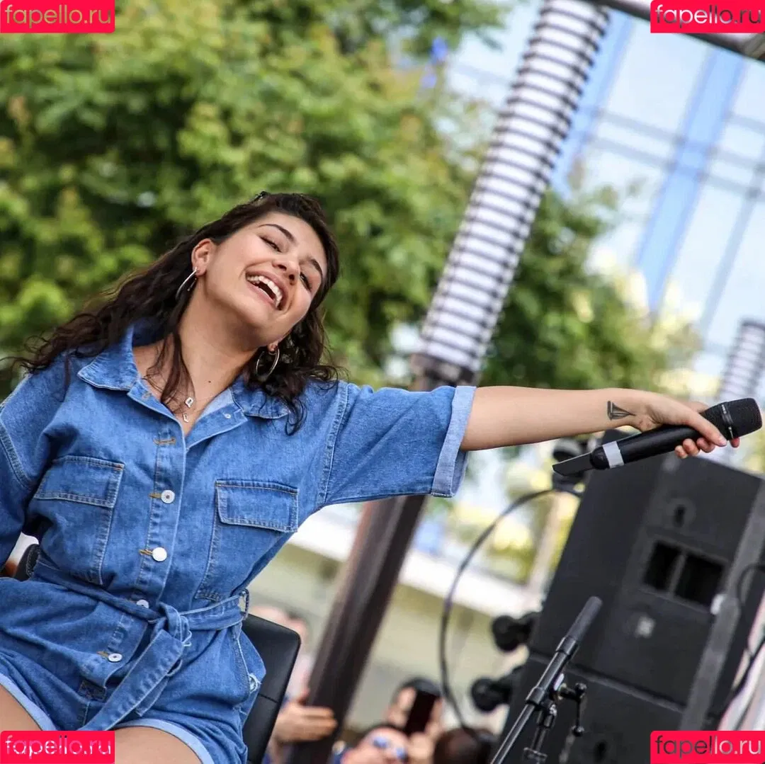 Alessia Cara Onlyfans Photo Gallery 