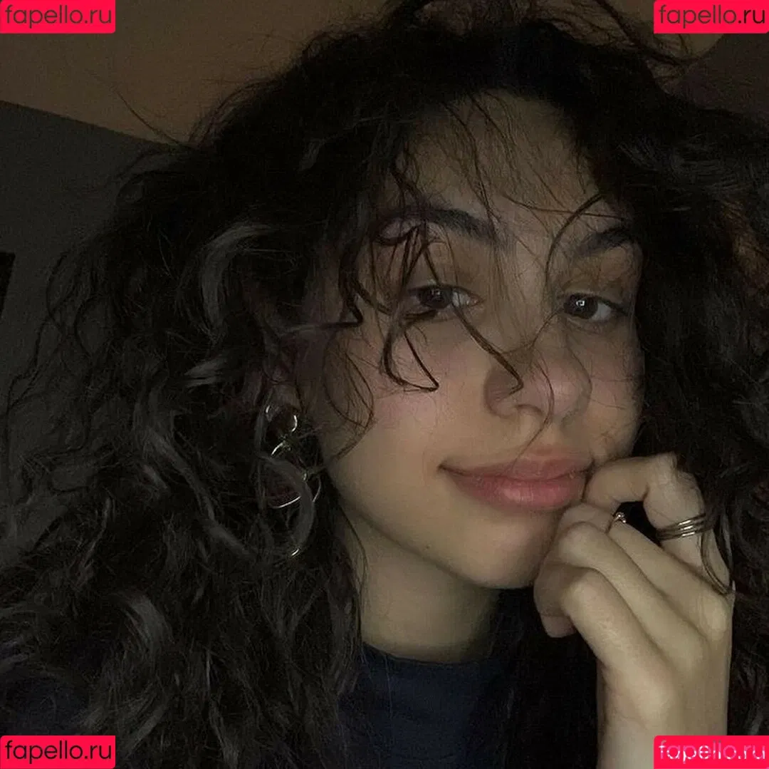 Alessia Cara Onlyfans Photo Gallery 