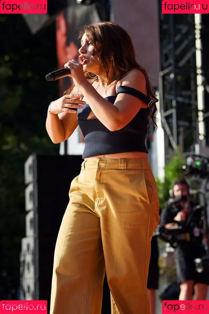Alessia Cara Onlyfans Photo Gallery 