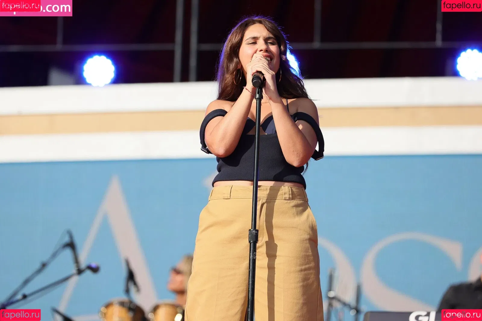 Alessia Cara Onlyfans Photo Gallery 