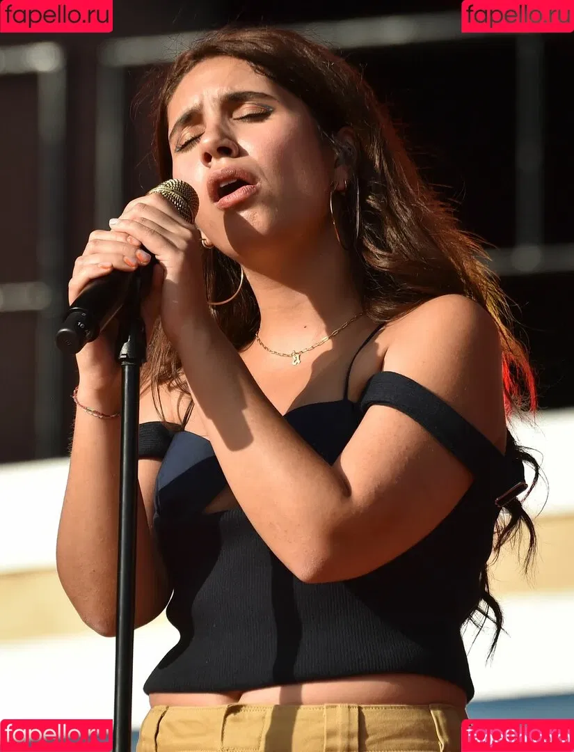 Alessia Cara Onlyfans Photo Gallery 