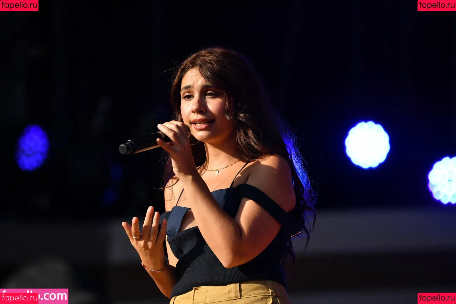 Alessia Cara Onlyfans Photo Gallery 
