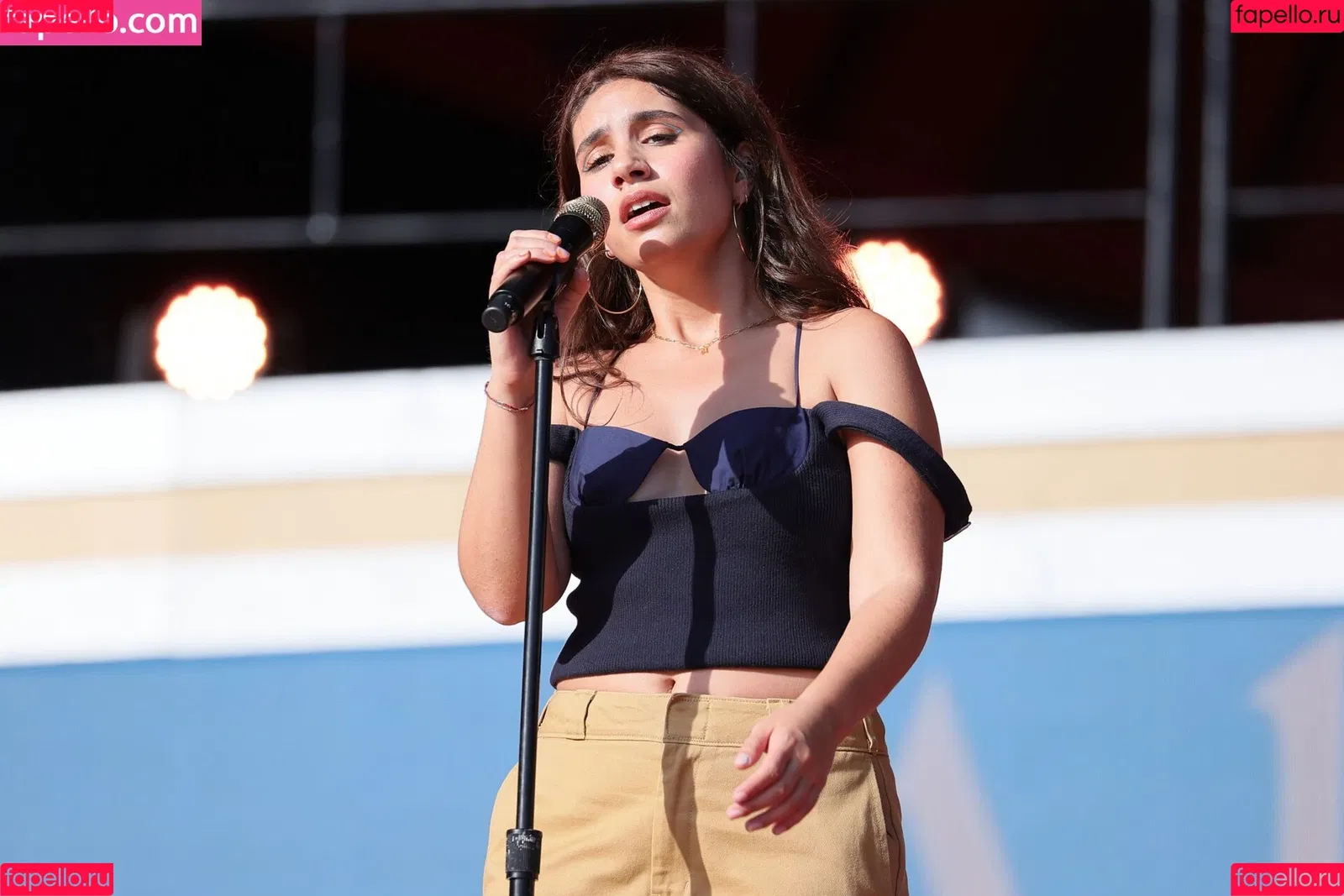 Alessia Cara Onlyfans Photo Gallery 
