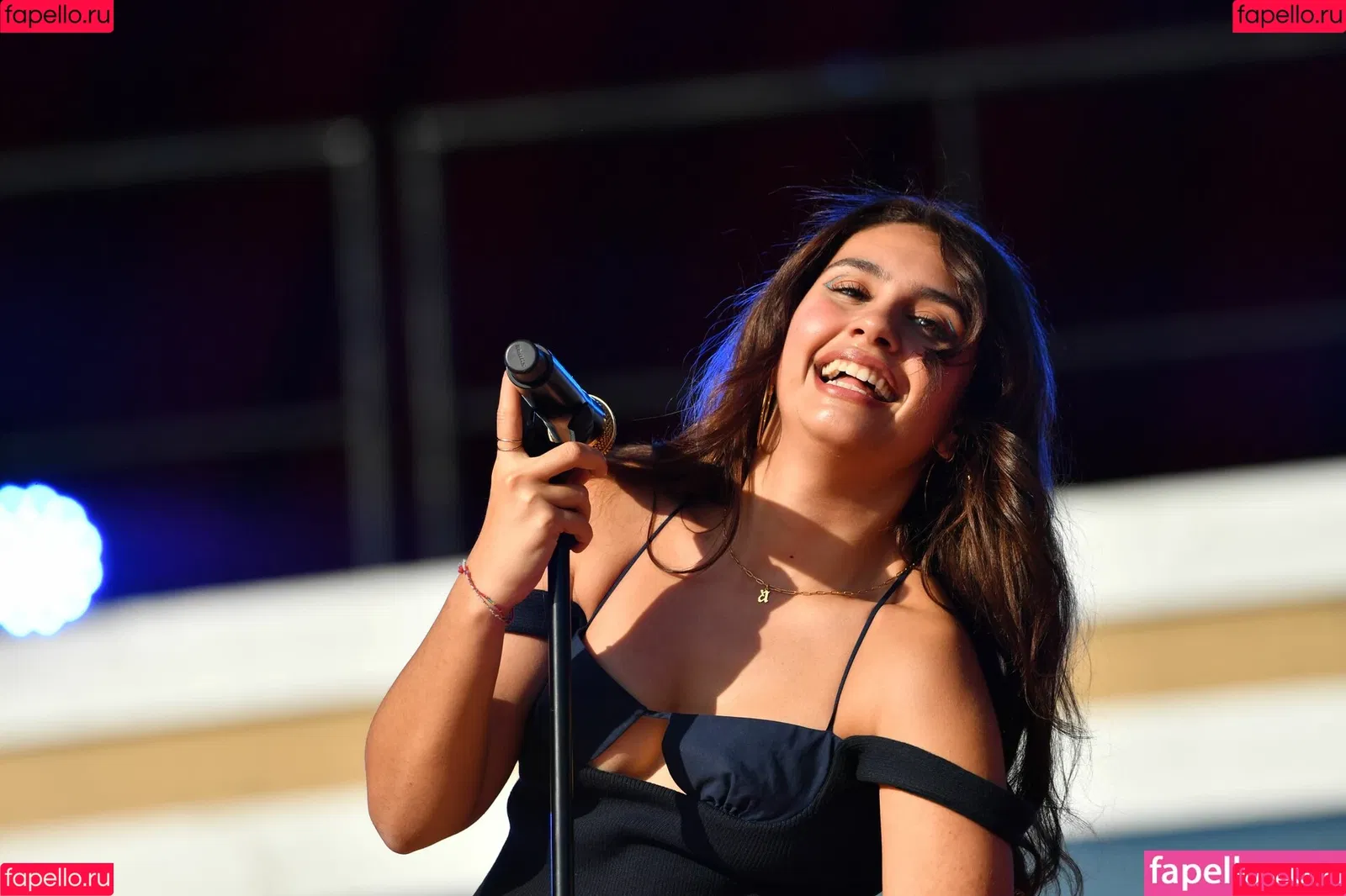Alessia Cara Onlyfans Photo Gallery 