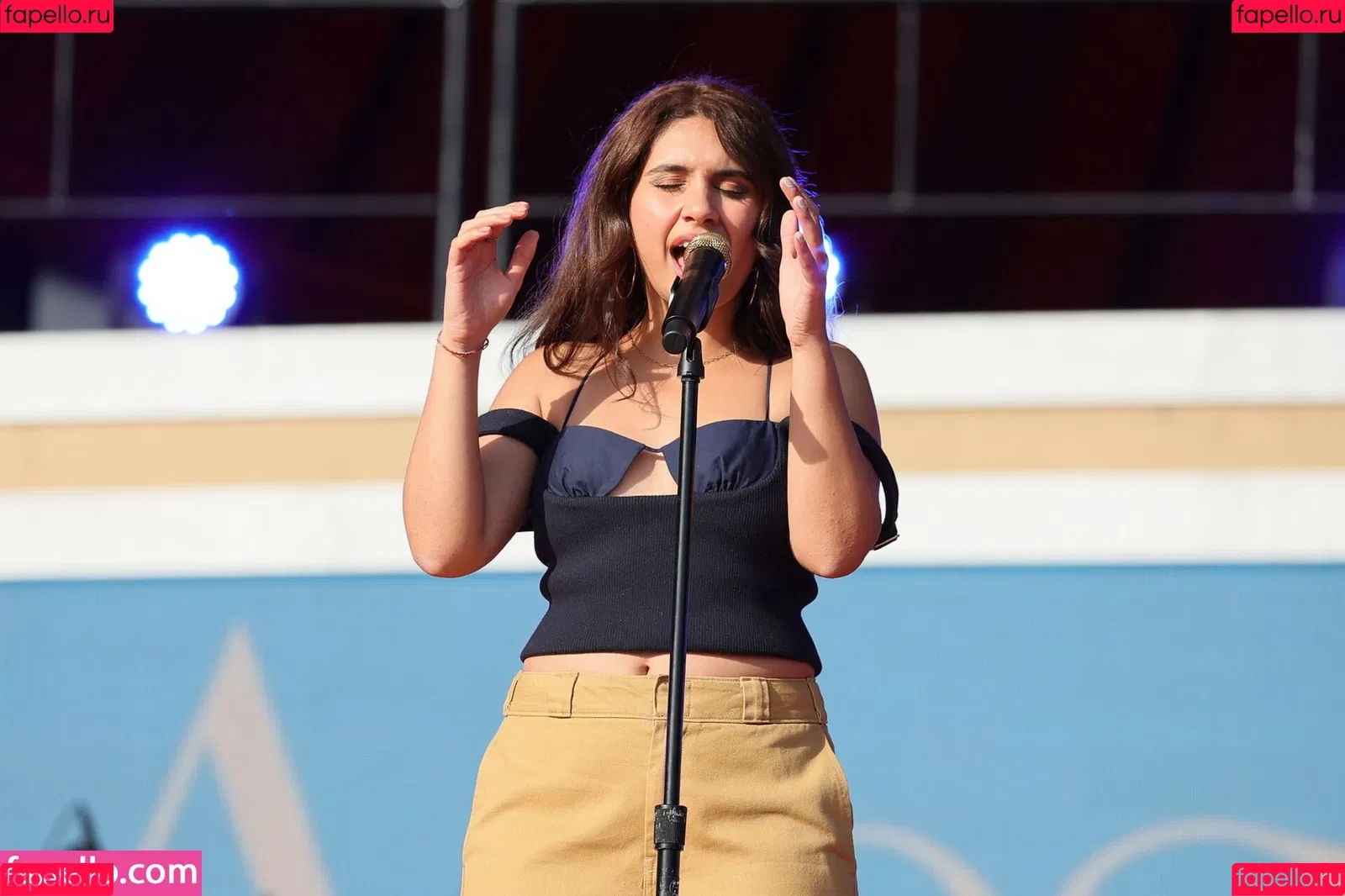Alessia Cara Onlyfans Photo Gallery 