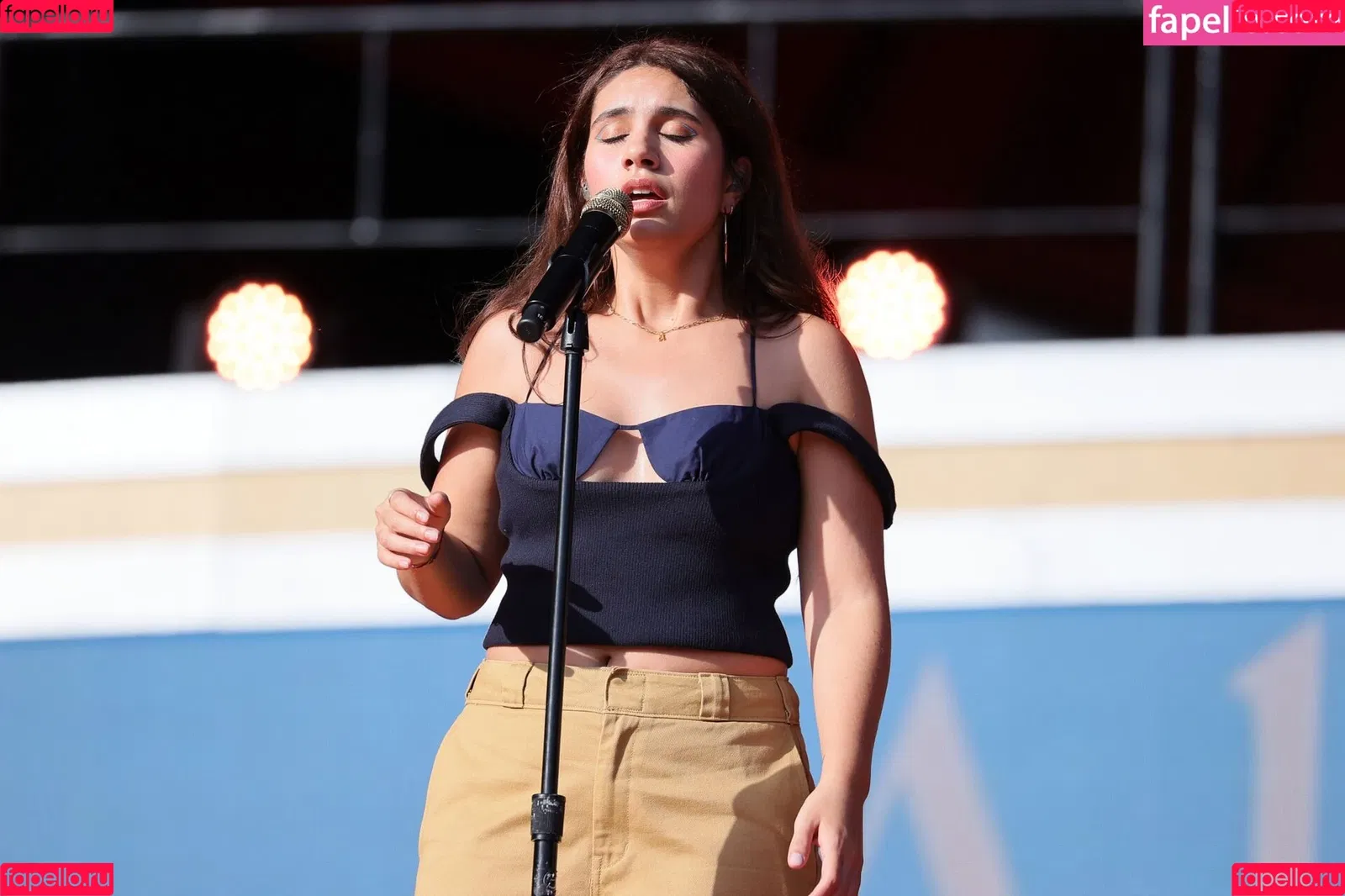 Alessia Cara Onlyfans Photo Gallery 