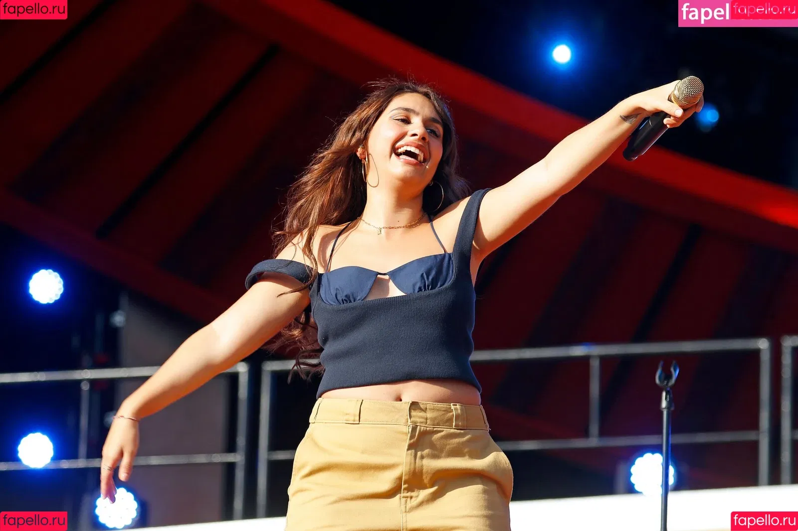 Alessia Cara Onlyfans Photo Gallery 