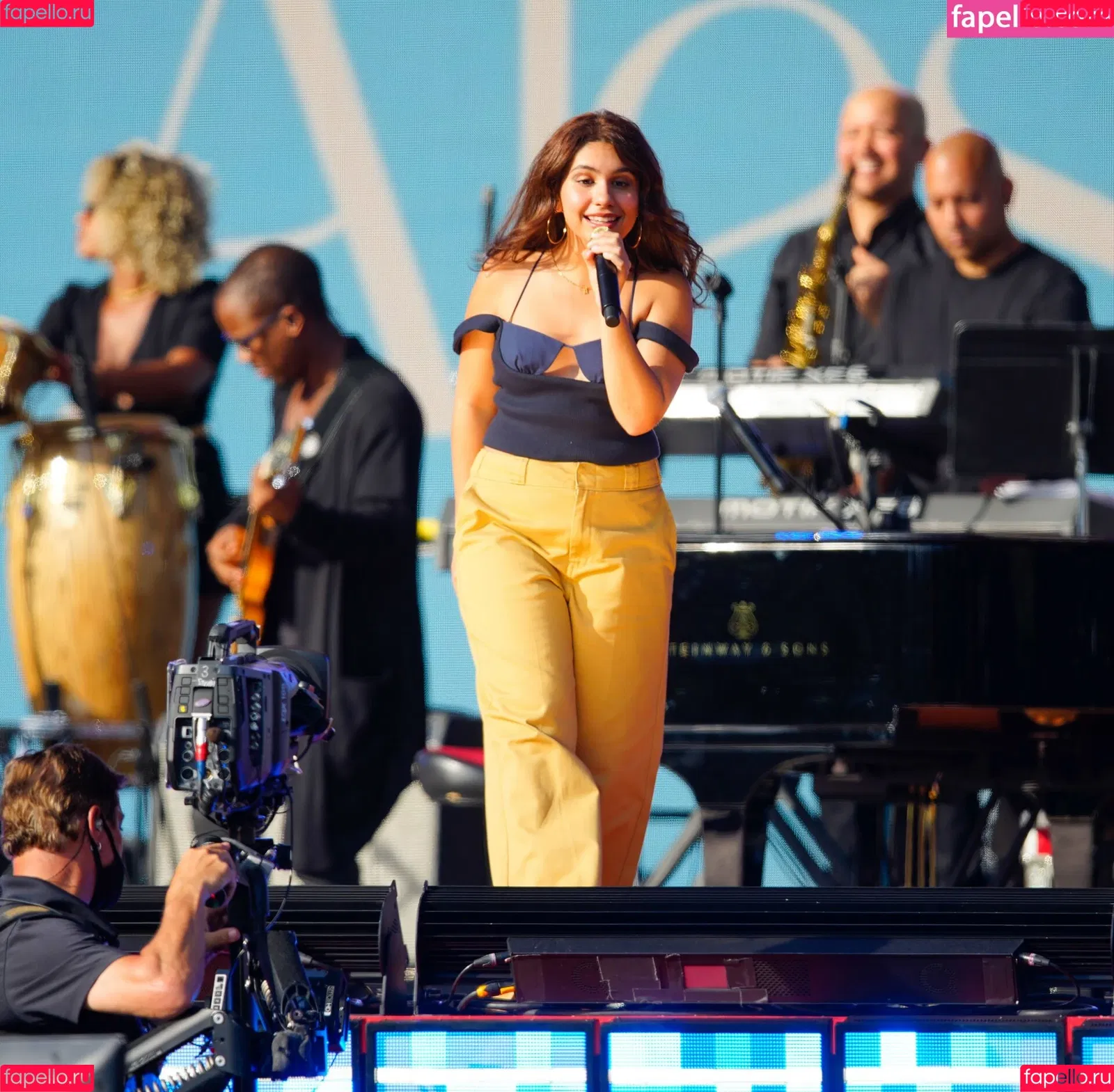 Alessia Cara Onlyfans Photo Gallery 