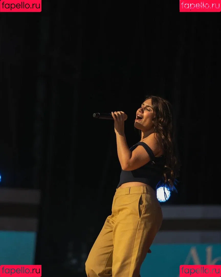 Alessia Cara Onlyfans Photo Gallery 